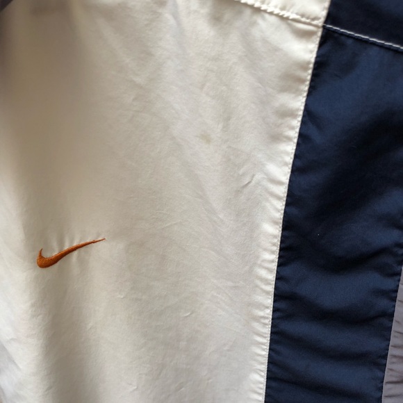 SOLD-Vintage Nike Windbreaker - Picture 7 of 7